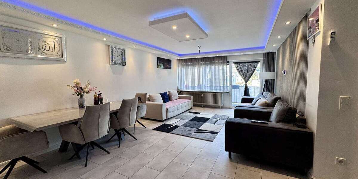 Traumhafte 3,5-Zimmer-Wohnung mit großem Balkon, herrlicher Aussicht, Garage und inkl.Einbauküche - Etagenwohnung Velbert Pöthen | Angebot:24740227