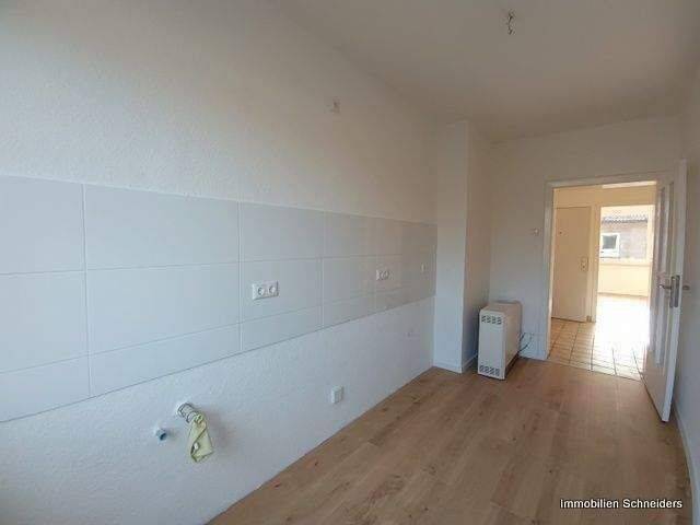 Etagenwohnung Duisburg Untermeiderich - 2 Zimmer, 61 m&sup2;, 500&euro; | Angebot:26815953