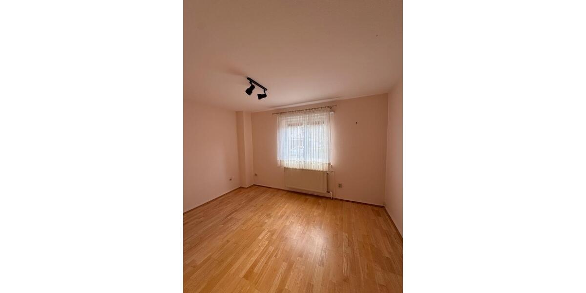 Doppelhaushälfte Wiesbaden Schierstein - 2 Zimmer, 85 m&sup2;, 1.500&euro; | Angebot:26035821