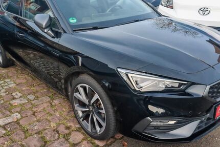 Seat Leon 32.500 km 19.800 € Sommerach 97334