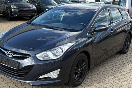 Hyundai i40 218.000 km 4.990 &euro; Salzgitter 38229
