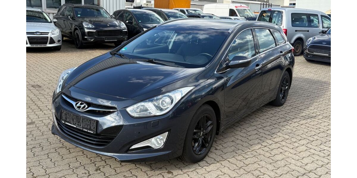 Hyundai i40 218.000 km 4.990 &euro; Salzgitter 38229