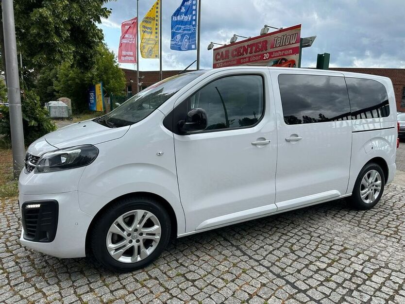 Zafira Life