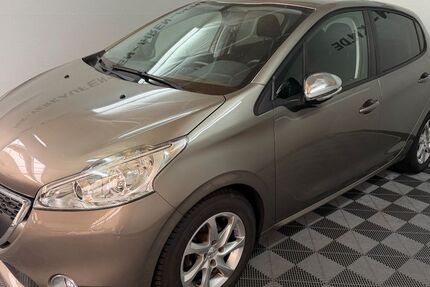 Peugeot 208 54.866 km 4.300 &euro; Fulda 36043