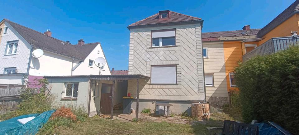 Einfamilienhaus Röslau - 8 Zimmer, 400 m&sup2;, 139.000&euro; | Angebot:26421545
