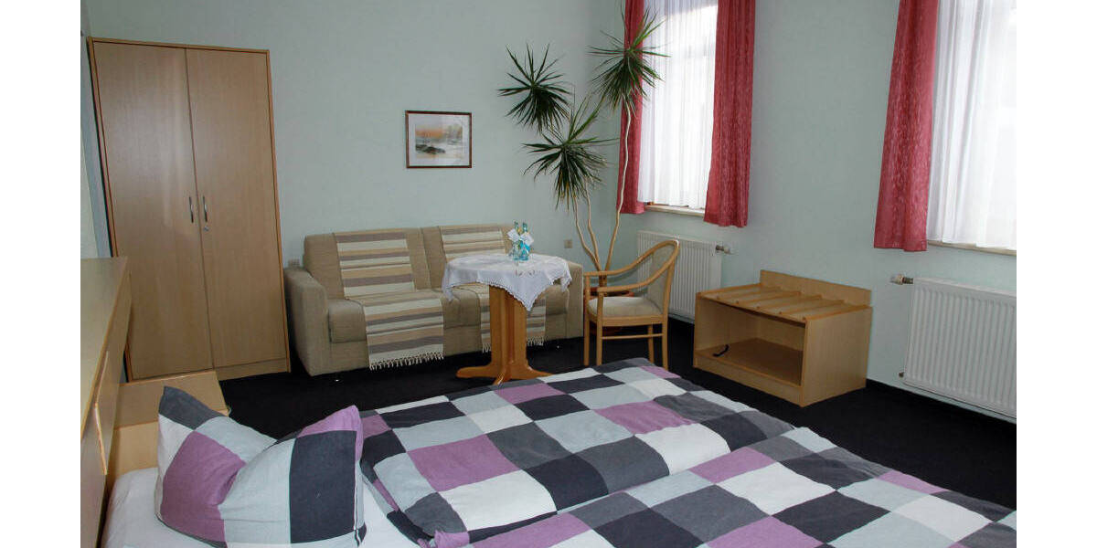 Gewerbeobjekt Hildburghausen - 9 Zimmer, 650.000&euro; | Angebot:25797466