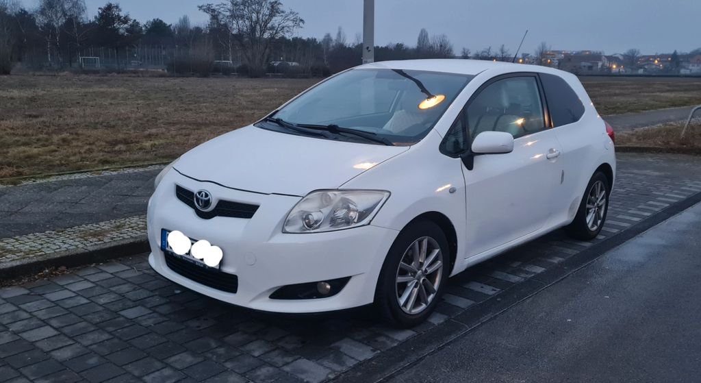 Toyota Auris 232.000 km 1.999 &euro; Berlin 12489