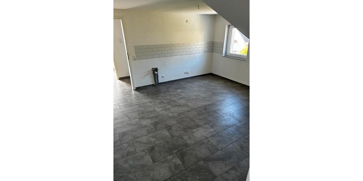 Dachgeschoßwohnung Lohr am Main - 5 Zimmer, 90 m&sup2;, 1.000&euro; | Angebot:26482745