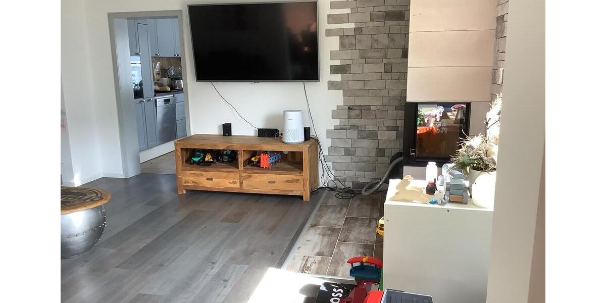 Einfamilienhaus Solms - 7 Zimmer, 210 m&sup2;, 390.000&euro; | Angebot:26738281