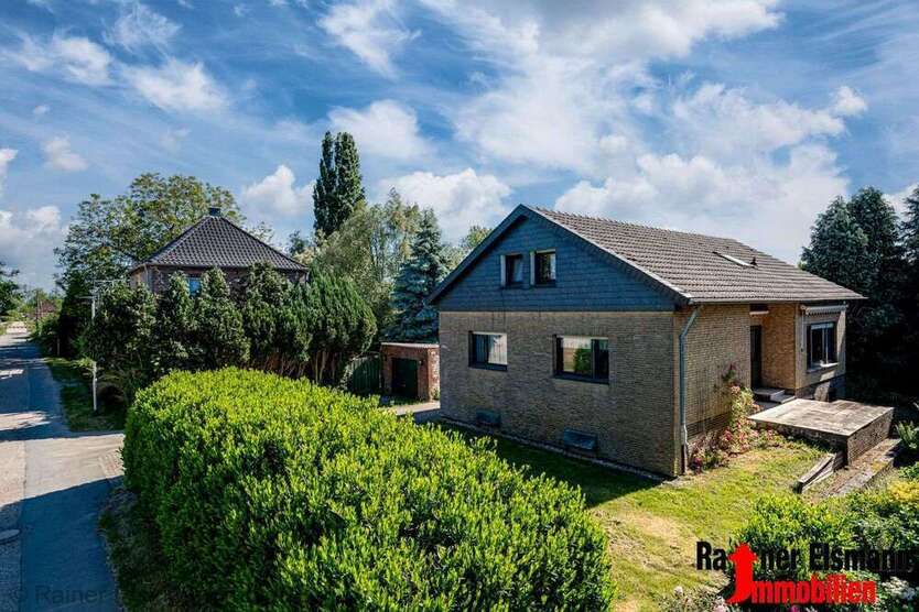 Haus zum Kaufen in Emmerich am Rhein 259.000 € 131 m²