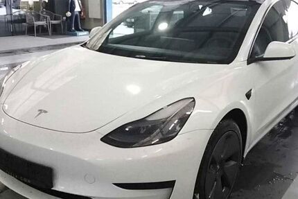 Tesla Model 3 48.365 km 26.350 &euro; Steinbach-Hallenberg OT Herges-Hallenberg 98587