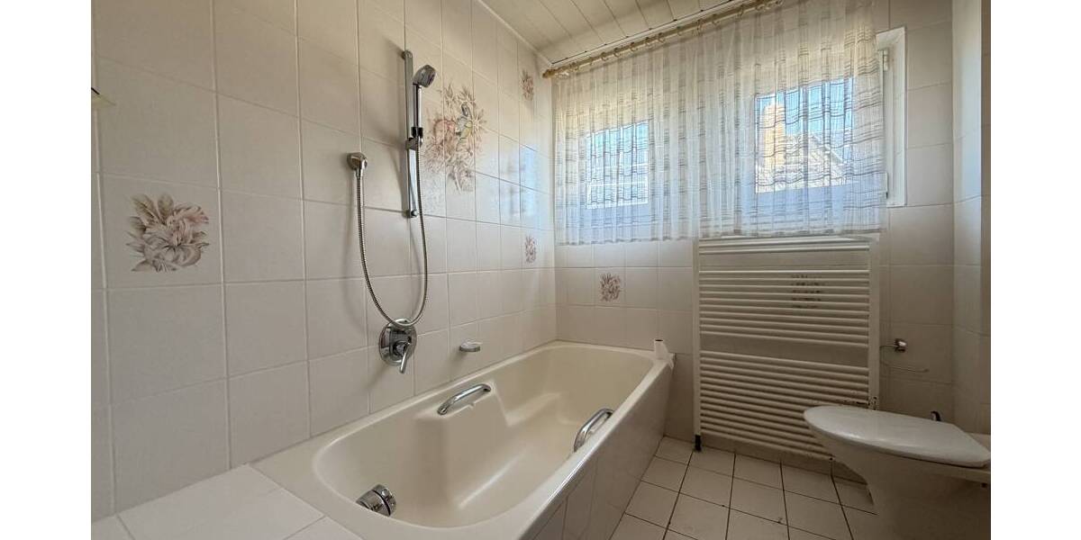 Etagenwohnung Rödental / Einberg Einberg - 5 Zimmer, 106 m&sup2;, 159.000&euro; | Angebot:26187871