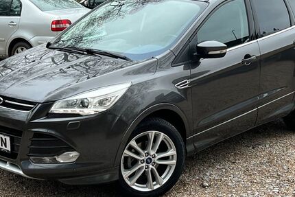 Ford Kuga 92.805 km 11.999 &euro; Duisburg 47137
