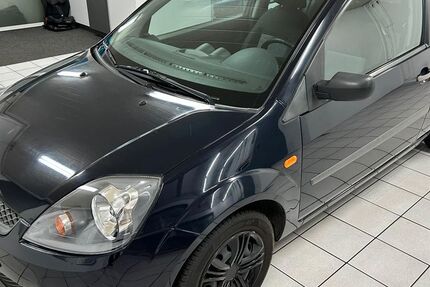 Ford Fiesta 123.516 km 2.500 &euro; Moers 47443