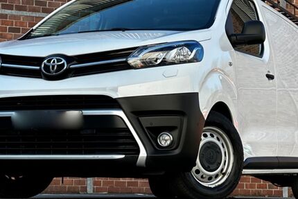 Toyota Proace (Verso) 131.000 km 15.951 € Siegen 57072