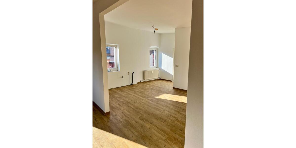 Etagenwohnung Gröditz - 3 Zimmer, 100 m&sup2;, 650&euro; | Angebot:26335100