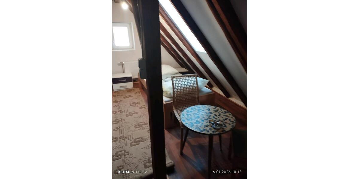 Dachgeschoßwohnung Stuttgart Feuerbach - 2 Zimmer, 88 m&sup2;, 1.250&euro; | Angebot:25998750