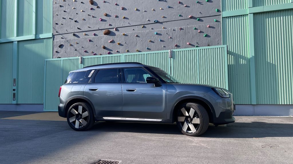 Mini Countryman C (Cooper) 8.936 km 35.999 &euro; München 80999