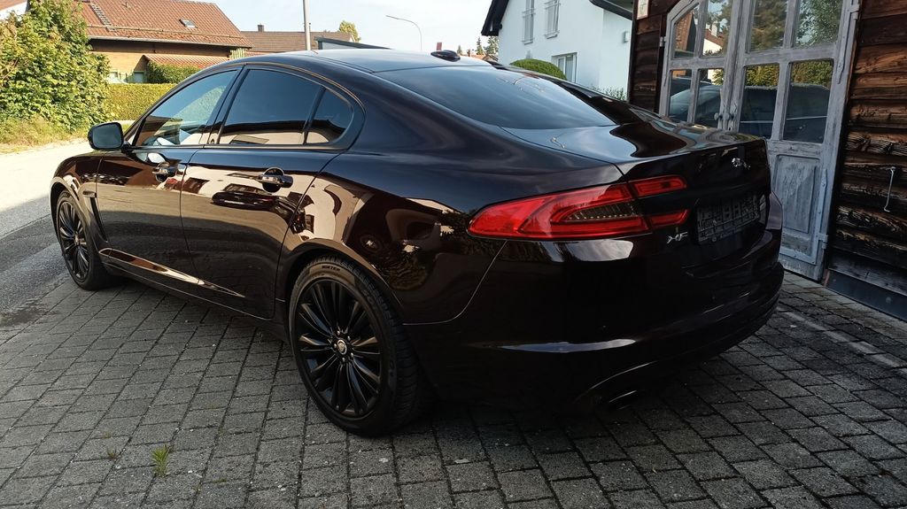 Jaguar XF 199.500 km 9.680 &euro; Velden 84149