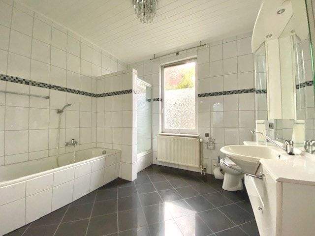 Mehrfamilienhaus, Wohnhaus Wilhelmshaven Siebethsburg - 7 Zimmer, 180 m&sup2;, 235.000&euro; | Angebot:25732028