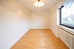 Zweifamilienhaus mit Garten, Ausbaureserve im DG und ausgebautem Bereich im UG - Zweifamilienhaus Zell am Main | Angebot:26876421