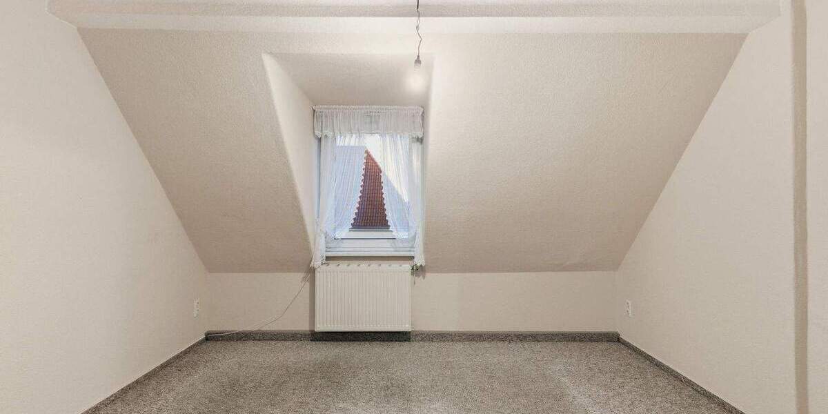 Etagenwohnung Gröditz - 3 Zimmer, 60 m&sup2;, 39.900&euro; | Angebot:25387315