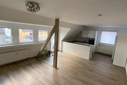Hochwertig sanierte Maisonettwohnung mit Balkon & 2 Stellplätzen 3.5 zimmer