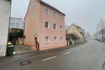Haus zum Kaufen in Ludwigsburg 589.000 € 172 m² 9 zimmer