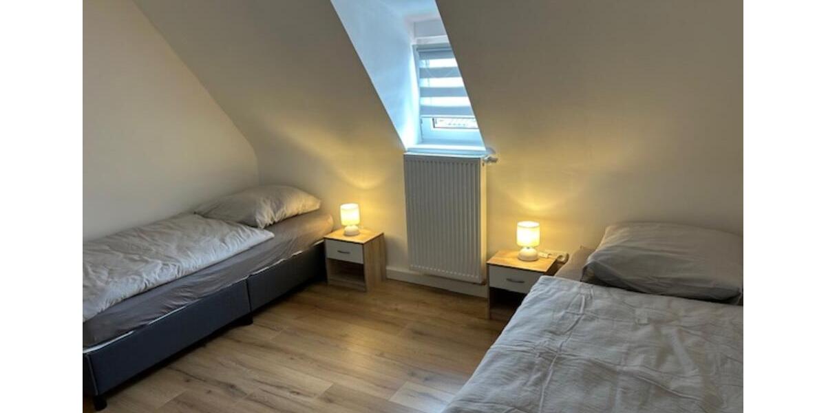 Wohnen auf Zeit Unterwellenborn - 4 Zimmer, 120 m&sup2;, 25&euro; | Angebot:19608078