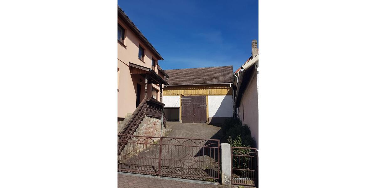 Einfamilienhaus mit großem Garten und viel Potenzial 8 zimmer