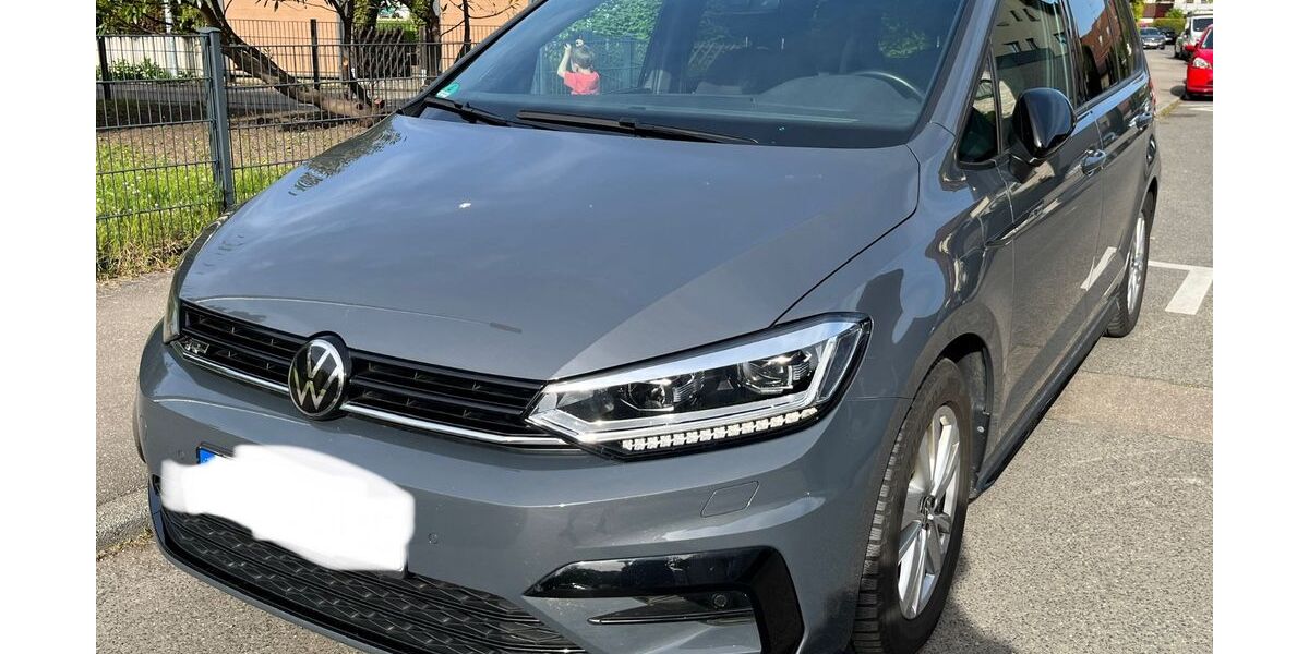 VW Touran 72.254 km 28.500 &euro; Stuttgart 70567