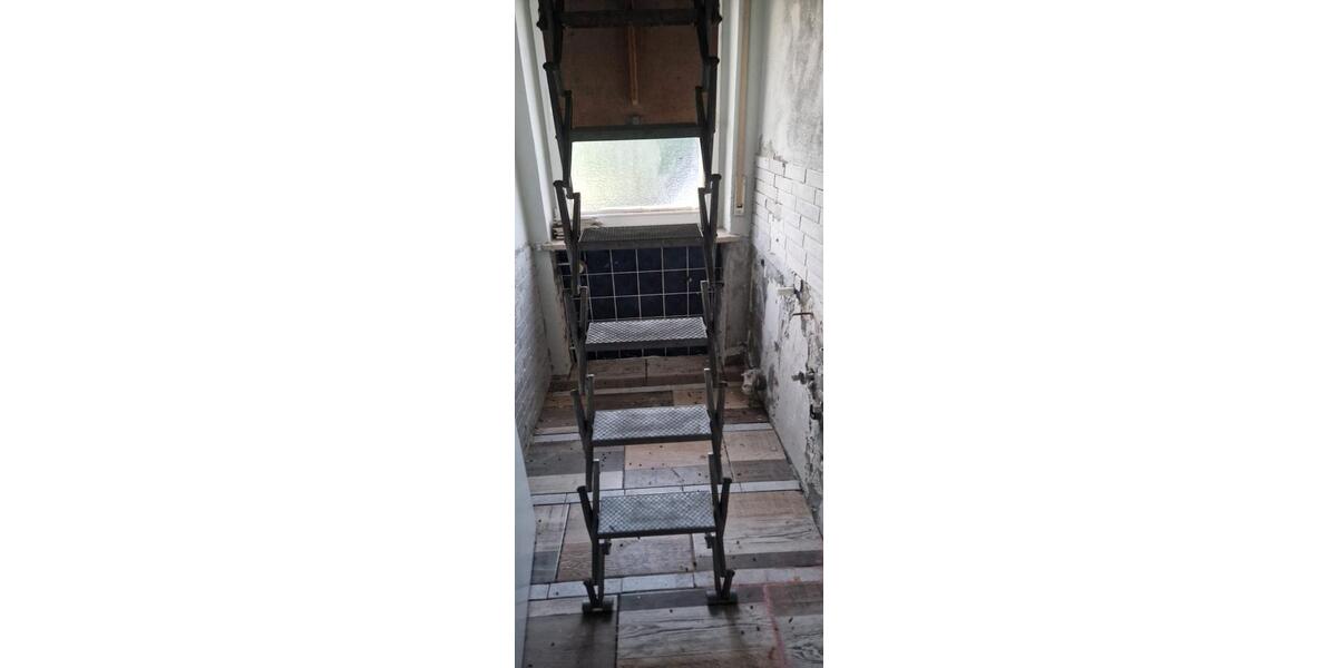 Einfamilienhaus Neustadt bei Coburg - 5 Zimmer, 176 m&sup2;, 140.000&euro; | Angebot:24597026