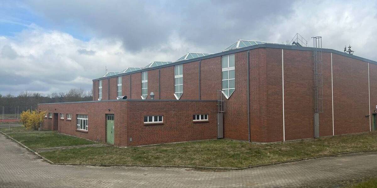 Gewerbehalle in Basepohl ! zimmer