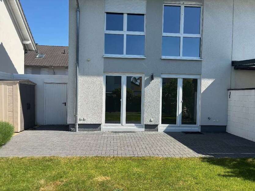 Haus zum Mieten in Rheinbach 1.350 € 132 m²
