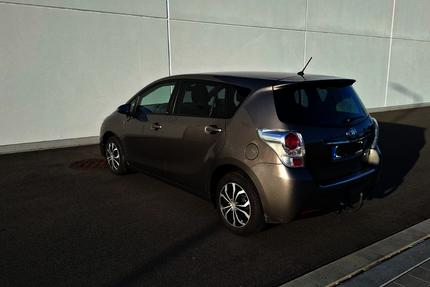 Toyota Verso 106.500 km 13.900 &euro; Kirschroth 55566