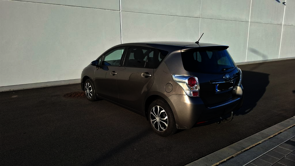 Toyota Verso 106.500 km 13.900 &euro; Kirschroth 55566