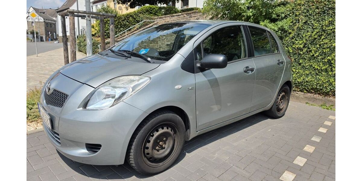 Toyota Yaris 338.000 km 2.600 &euro; Neuwied 56566