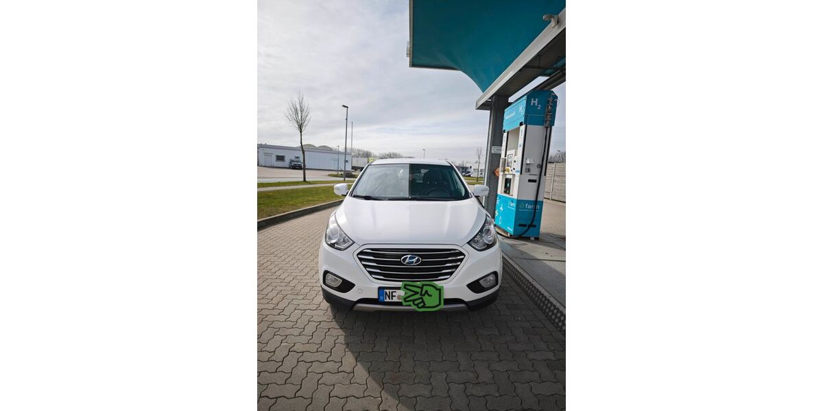 Hyundai ix35 94.000 km 5.799 &euro; Leck 25917
