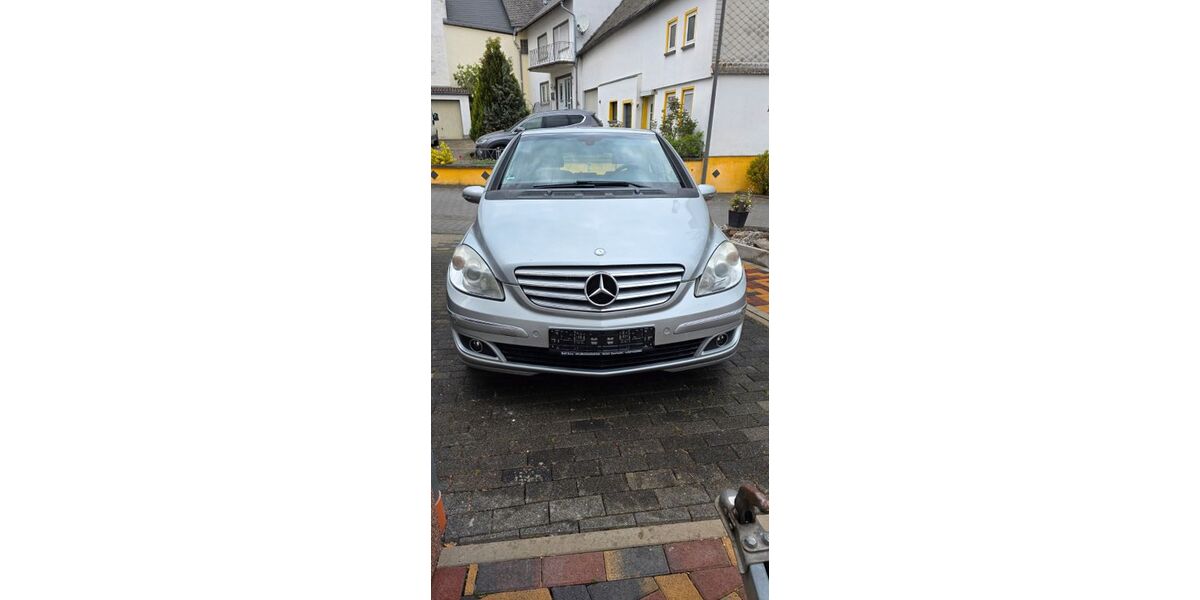 Mercedes-Benz B 200 242.000 km 2.800 &euro; Lieg 56290