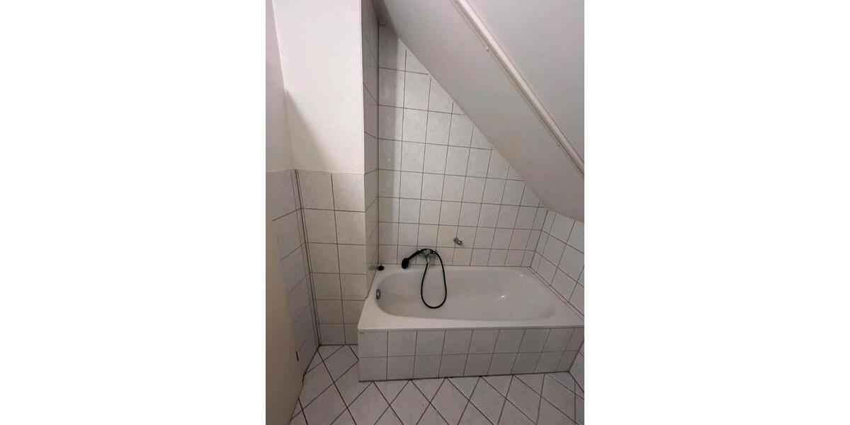 Dachgeschoßwohnung Herzogenrath - 2 Zimmer, 63 m&sup2;, 850&euro; | Angebot:25406244