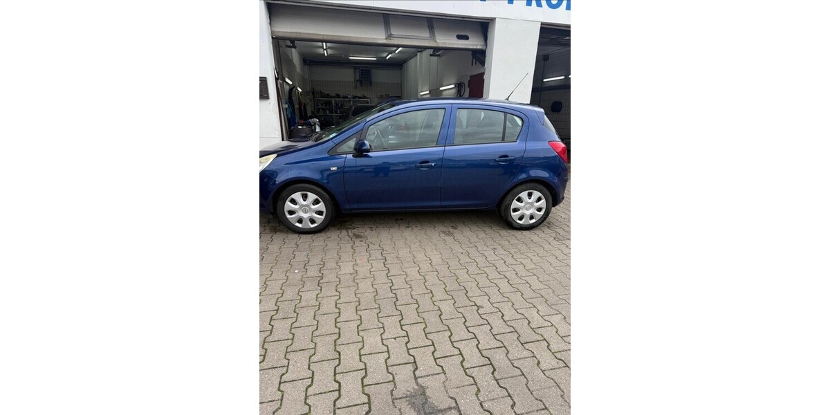 Opel Corsa D 163.000 km 2.799 &euro; Duisburg 47051