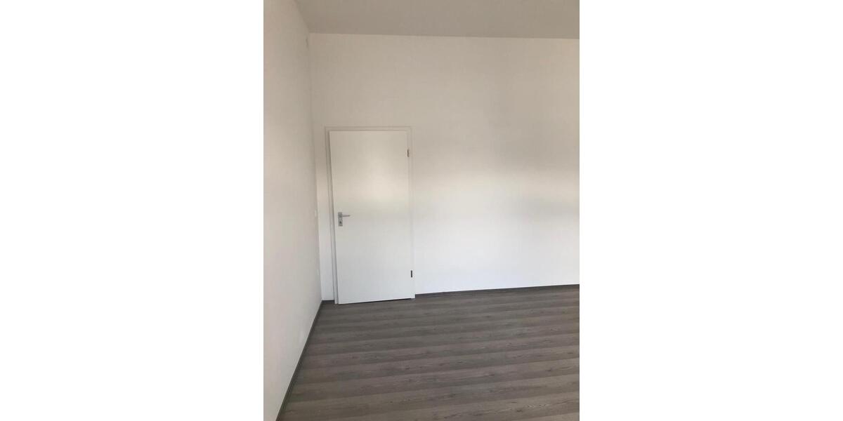 Etagenwohnung Zwickau - 4 Zimmer, 95 m&sup2;, 675&euro; | Angebot:25052648