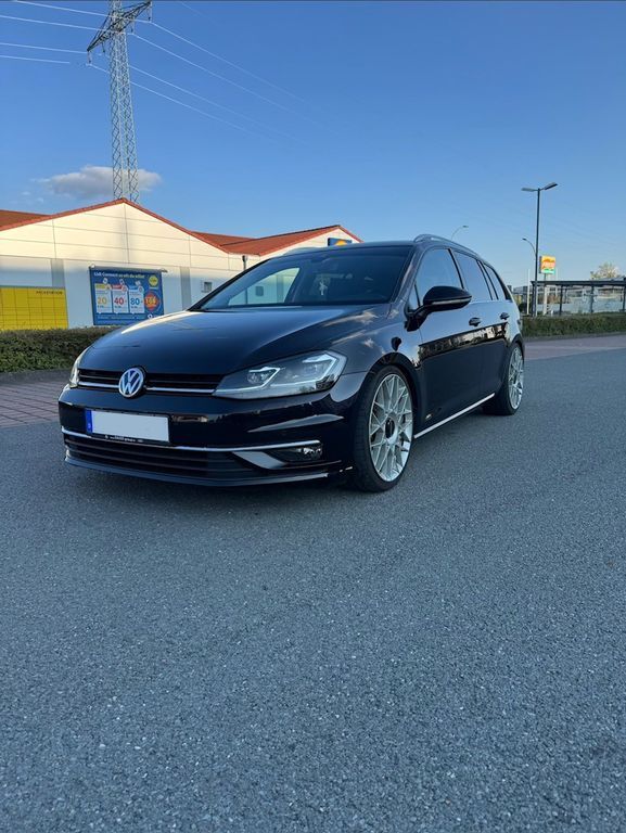 VW Golf 101.235 km 15.700 € Riesa 01587