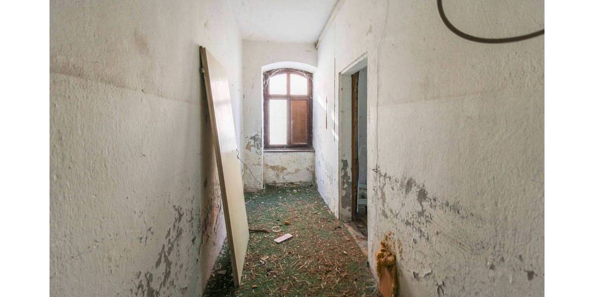 Mehrfamilienhaus, Wohnhaus Klipphausen Gauernitz - 8 Zimmer, 640 m&sup2;, 159.000&euro; | Angebot:26016623