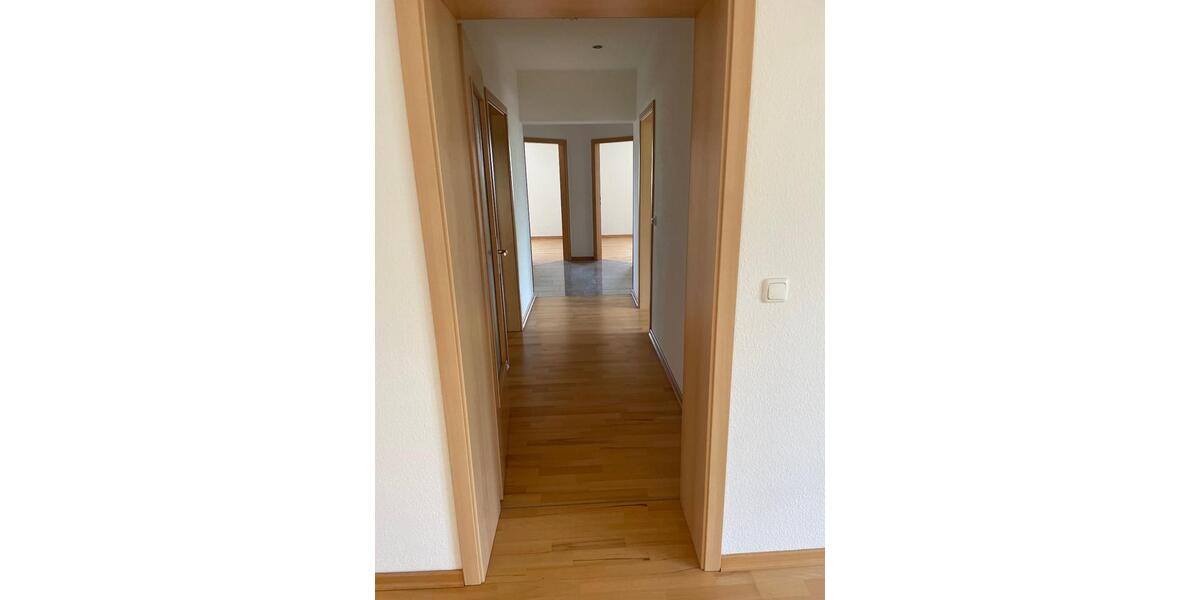 Etagenwohnung Diesdorf - 4 Zimmer, 127 m&sup2;, 570&euro; | Angebot:26426156