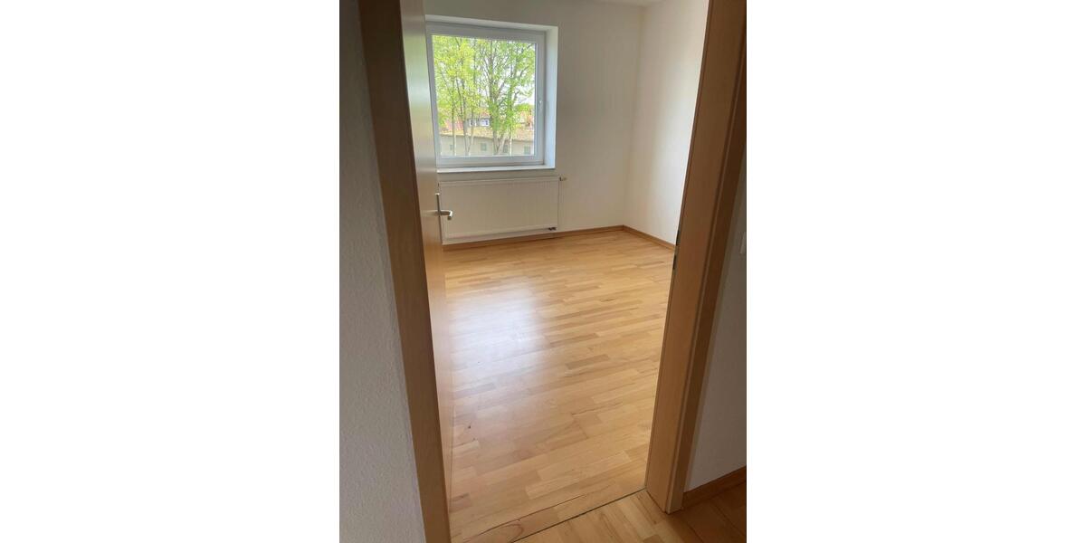 Etagenwohnung Diesdorf - 4 Zimmer, 127 m&sup2;, 570&euro; | Angebot:26426156