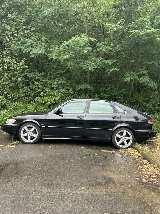 900