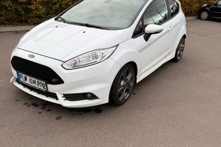 Ford Fiesta 124.500 km 9.000 &euro; Saarbrücken 66119