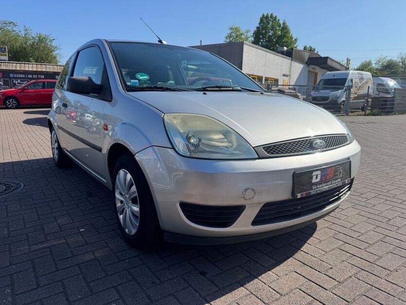Ford Fiesta 221.700 km 2.200 € Dinslaken 46537