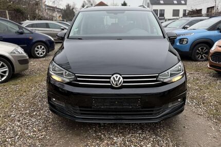 VW Touran 128.000 km 14.999 &euro; Wiesbaden 65197